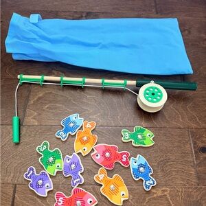 Melissa & Doug Colorful Fishing Game Set with Blue Net